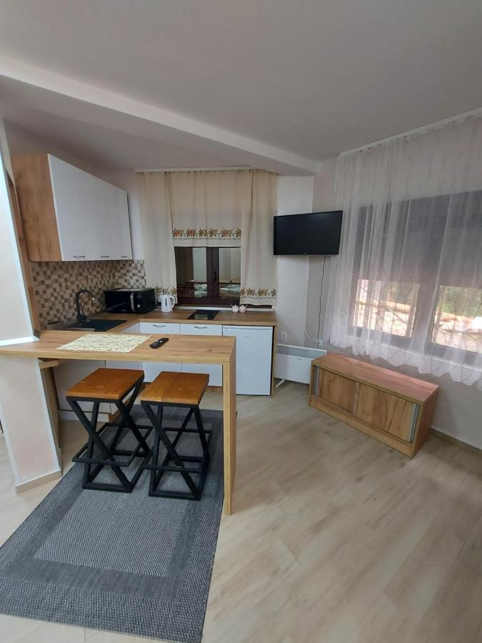 Stiv Apartmani Lukovo Ngoại thất bức ảnh